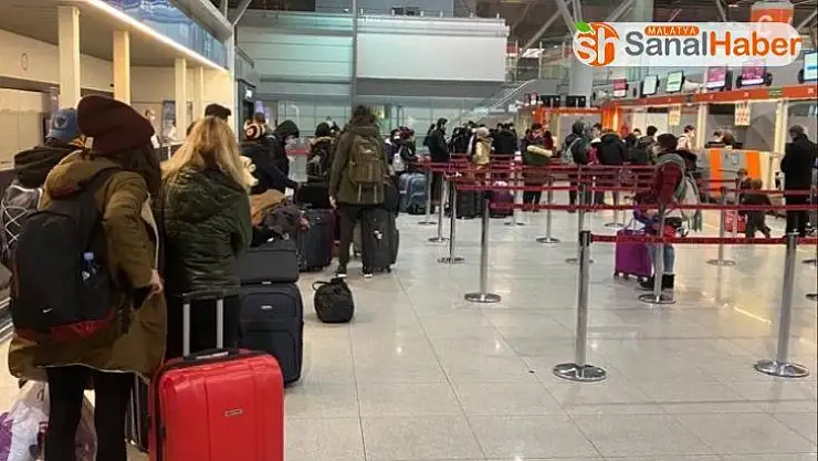 Polonya'daki 500 Türk öğrenci Türkiye'ye getiriliyor