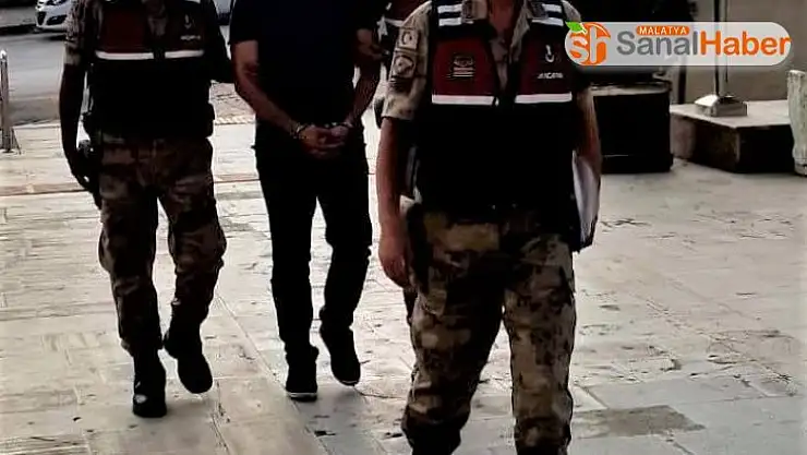 Postacı kılığına giren jandarma, hüküm giyen FETÖ'cüyü yakaladı