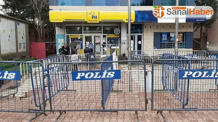 PTT şubelerinin önü boş kaldı