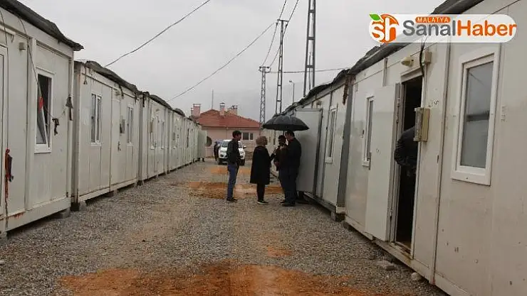 Pütürge'de depremzedeler konteyner kente yerleştirilmeye başlandı