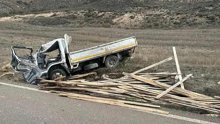 'Refüje çıkıp takla attı, 1 ölü 2 yaralı'