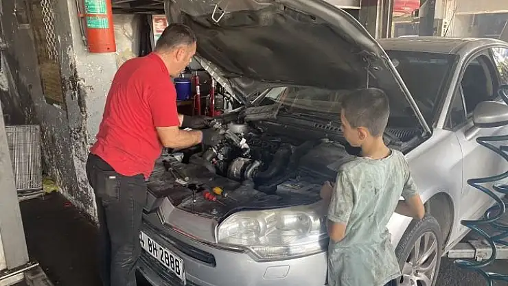 'Rekor sıcaklıklarda araba bakımlarına dikkat'