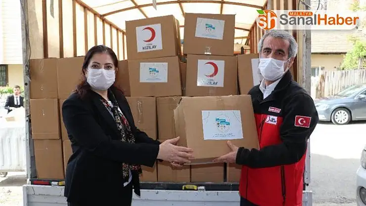 Rektör Karabulut'tan Kızılay'a bağış