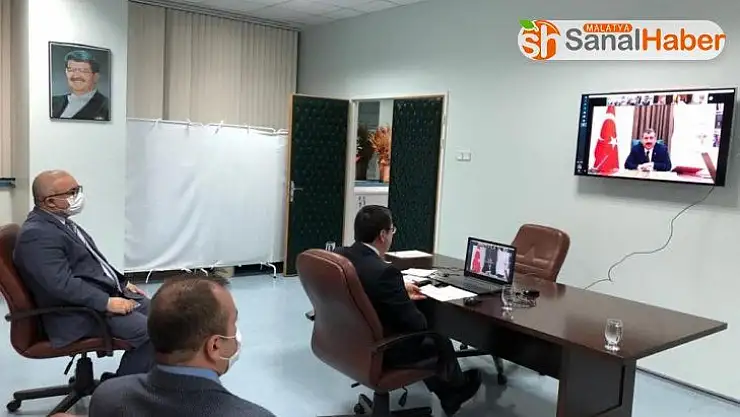 Rektör Kızılay Bakan Koca´yı bilgilendirdi