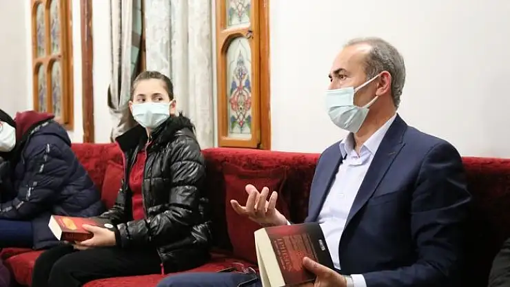 'Rektör Yıldız, Mehmet Akif Ersoy´u anlattı'