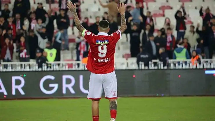 'Rey Manaj taraftarlarla vedalaştı'