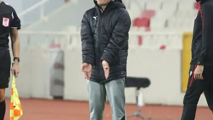 'Rıza Çalımbay sarı kart gördü'