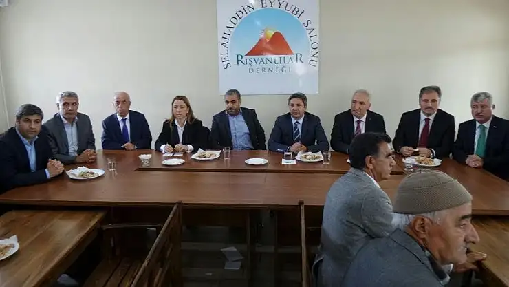 '''TÜRKİYE'Yİ RECEP TAYYİP ERDOĞAN'SIZ BIRAKMAK İSTEYENLER VAR'''