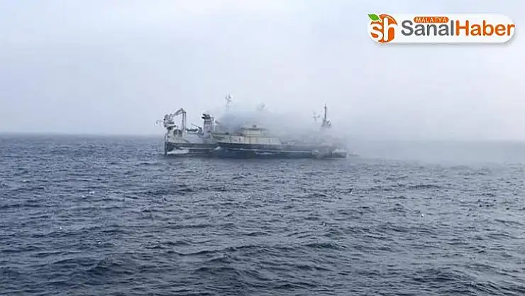 Rusya'da balıkçı teknesinde yangın