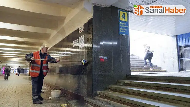 Rusya ve Ukrayna'da Covid-19 önlemleri hafifletiliyor