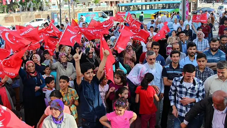 ''İKTİDAR VE MUHALEFET KLOZET TARTIŞIYOR''