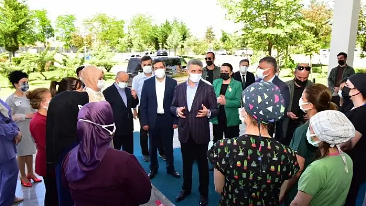 'Sağlık çalışanlarına fedakarlık vurgusu'
