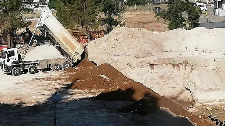 'Sağlık Müdürlüğü inşaat alanı toprakla dolduruluyor'