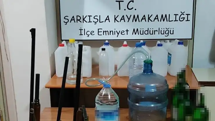 'Sahte alkol yapımında kullanılan 10 litre etil alkol ele geçirildi'