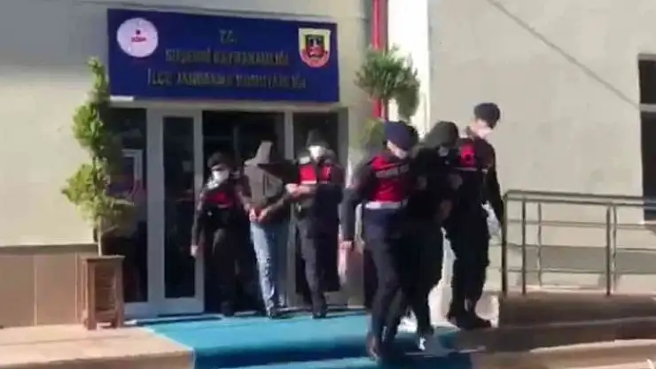 'Sahte jandarmalar gerçek jandarmalara yakalandı'