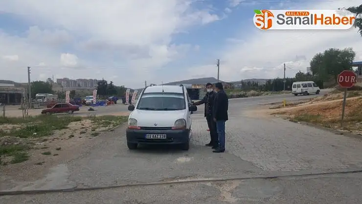 Sanayi sitesinde ateş ölçer ile korona virüsü denetimi