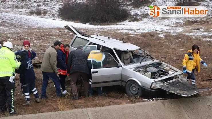 Şarampole devrilen otomobil hurdaya döndü: 4 yaralı