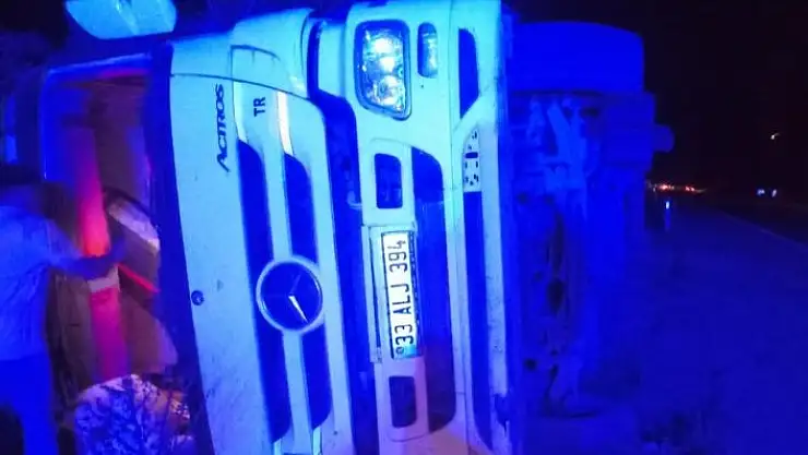 'Şarampole devrilen tırın sürücüsü yaralandı'