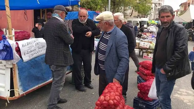 'Sattı soğandan elde ettiği geliri Filistin´e gönderecek'