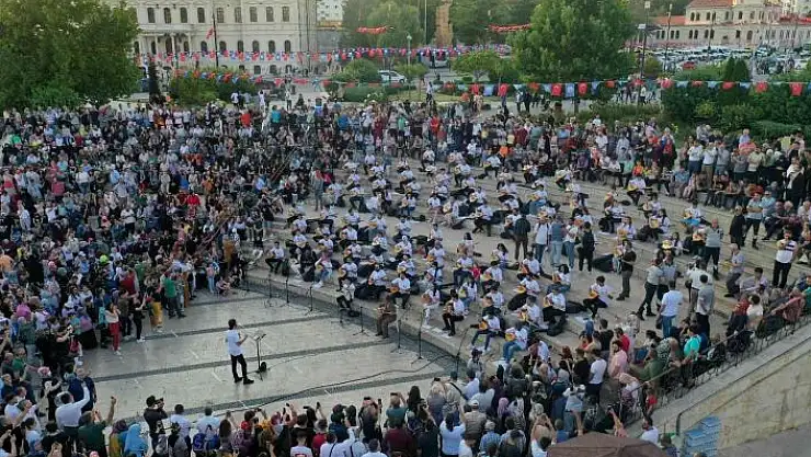 'Sazını alan meydana çıktı, müzik şöleni yaşandı'