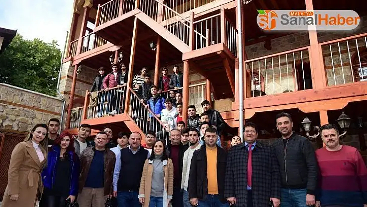 Şef adayları Maraş lezzetlerini öğreniyor