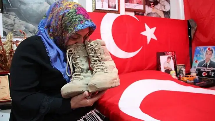 'Şehit ailesi oğullarından kalan hatıraların kokusuyla yaşıyor'