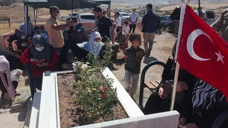 'Şehit Kıratlı kabri başında anıldı'