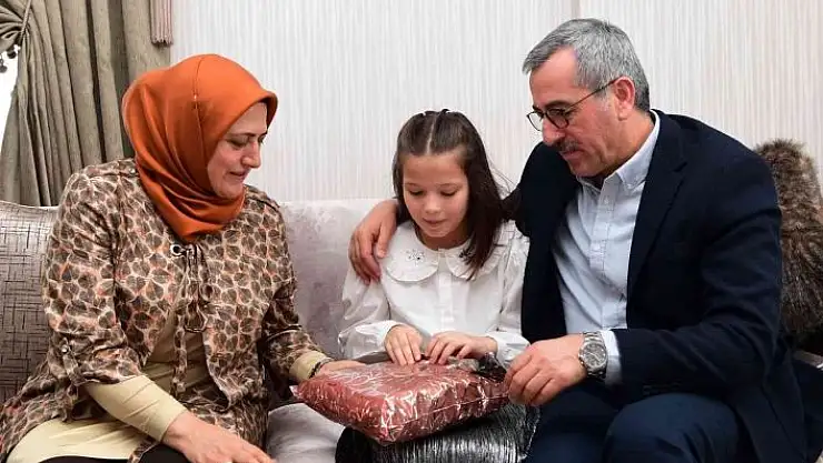 'Şehit kızı Zeynep´e doğum günü sürprizi'