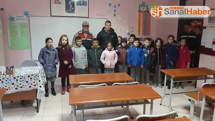 Şehit ve gazi çocuklarını okula götürdüler