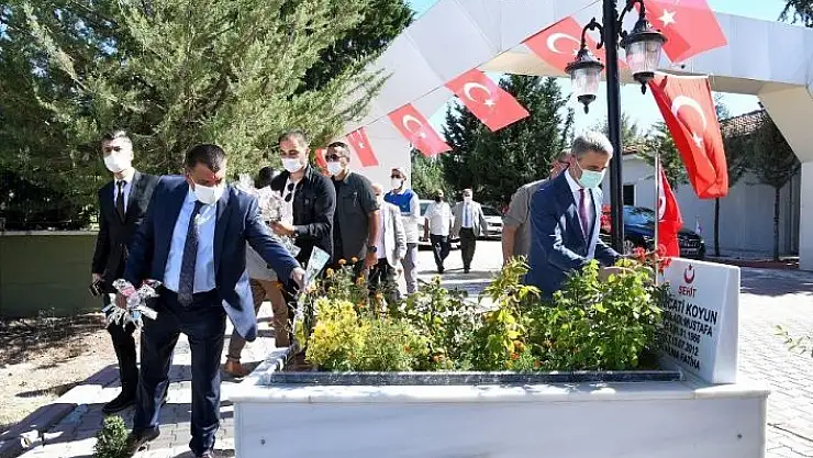 'Şehitlikte duygulandıran ziyaret'