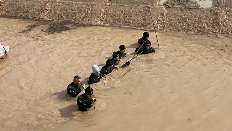 'Sel sularına kapılan 1,5 yaşındaki Zeynep´in cansız bedenine ulaşıldı'