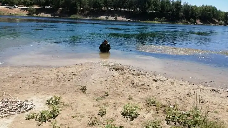 'Serinlemek için baraj göletine giren polis memuru hayatını kaybetti'
