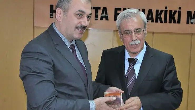 Şiir Söyleşisinde Şair Prof. Dr. Tarık Özcan Konuştu