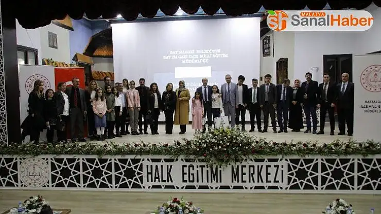 Şiir yarışmasında dereceye girenlere ödül verildi