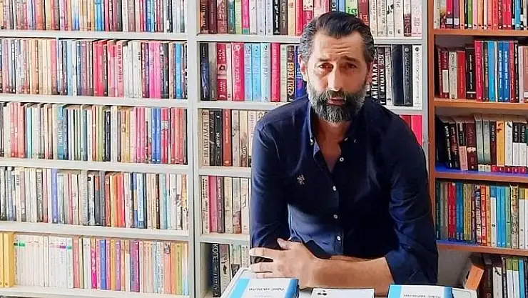 '`Şiire Medfun´ okurlarıyla buluştu'