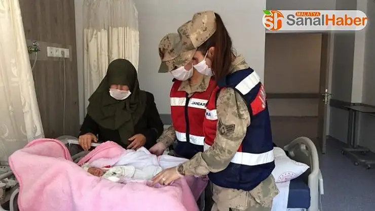 Silah arkadaşlarının baba olma sevincini paylaştılar