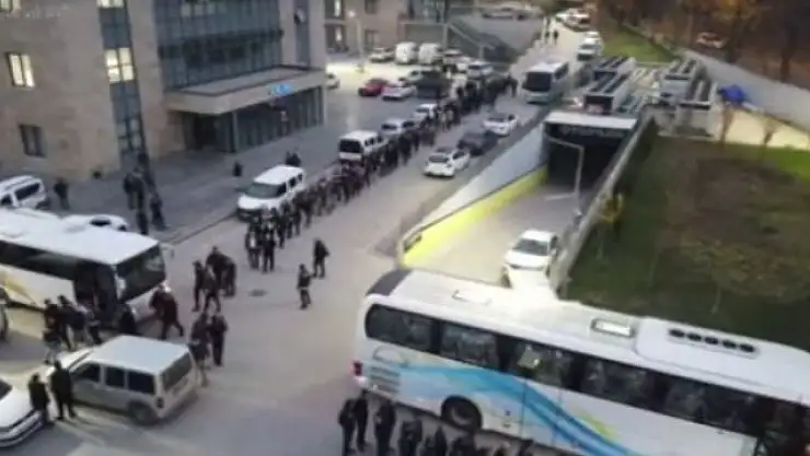 'Silindir operasyonunda 77 gözaltı'