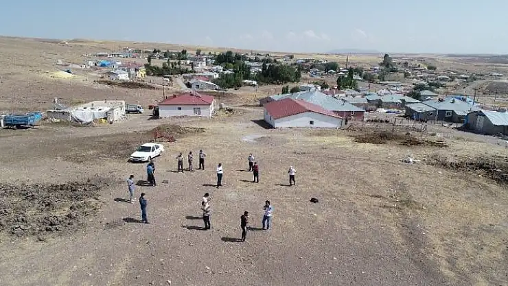 'Sinyal yakalayabilmek için 500 metre yol yürüyorlar'