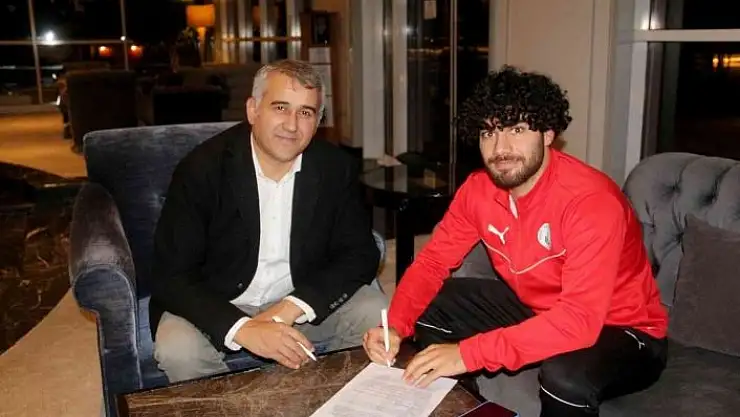 'Sivas Belediyespor´da iki imza birden'