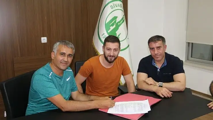 'Sivas Belediyespor iç transferde hız kesmiyor'
