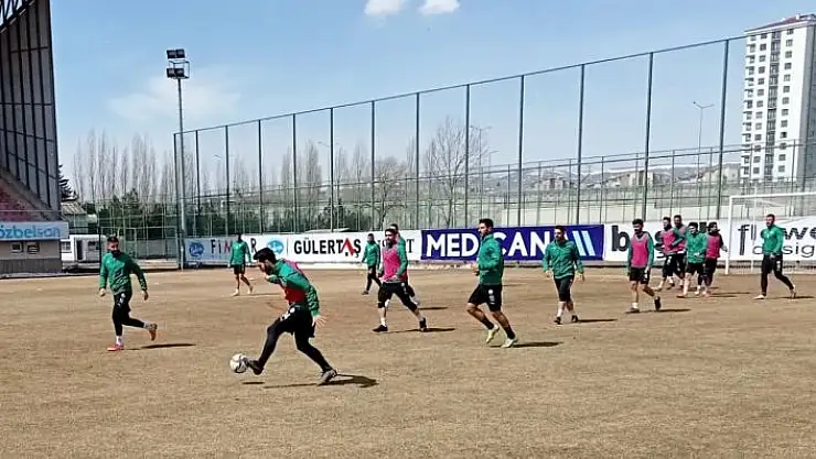 'Sivas Belediyespor, İnegölspor maçının taktiğini çalıştı'
