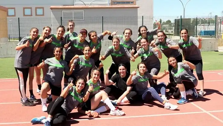 'Sivas Belediyespor kadın hentbol takımı idmanlara başladı'