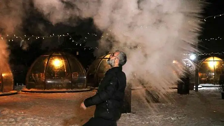 'Sivas dondu, havaya atılan su yere buz olarak düştü'