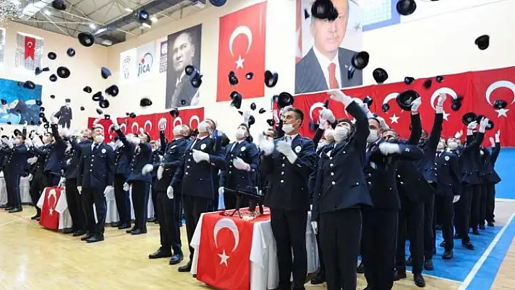'Sivas Polis Meslek Eğitim Merkezi 26. Dönem mezunlarını verdi'