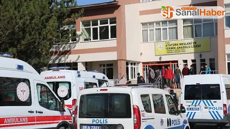 Sivas'ta 5 öğrenci zehirlenme şüphesiyle hastaneye kaldırıldı