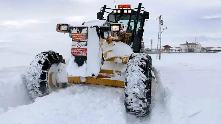 'Sivas´ta 519 yerleşim yeriyle ulaşım kesildi'