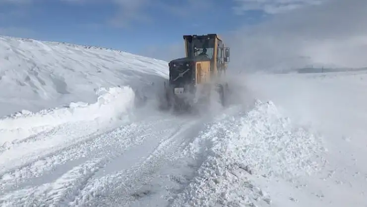 'Sivas´ta 52 yerleşim yeri yolu ulaşıma kapandı'