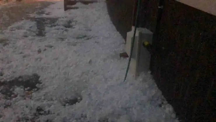 'Sivas´ta ceviz büyüklüğünde dolu yağdı, korku dolu anlar kamerada'