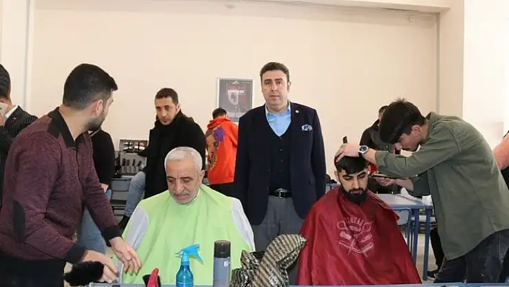 'Sivas´ta depremzedelere saç ve sakal bakımı yapıldı'