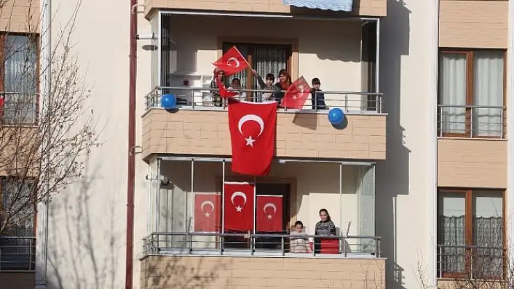 'Sivas´ta İstiklal Marşı coşkusu renkli görüntüler oluşturdu'